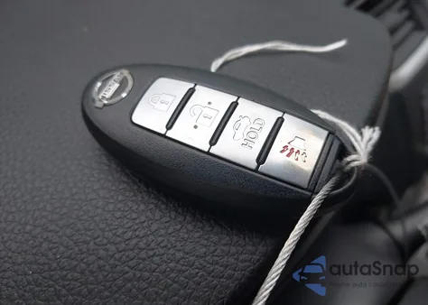 2015 Nissan Sentra Sr z USA, uszkodzony, nr VIN 3N1AB7AP3FY300183